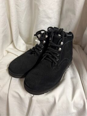 UGG kids Black Suede Chukka Lace-Up Boots fur lined brand new size 3